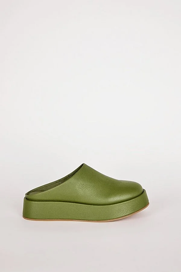 Intentionally Blank Risen Leather Platform Mule in Black - Image 9