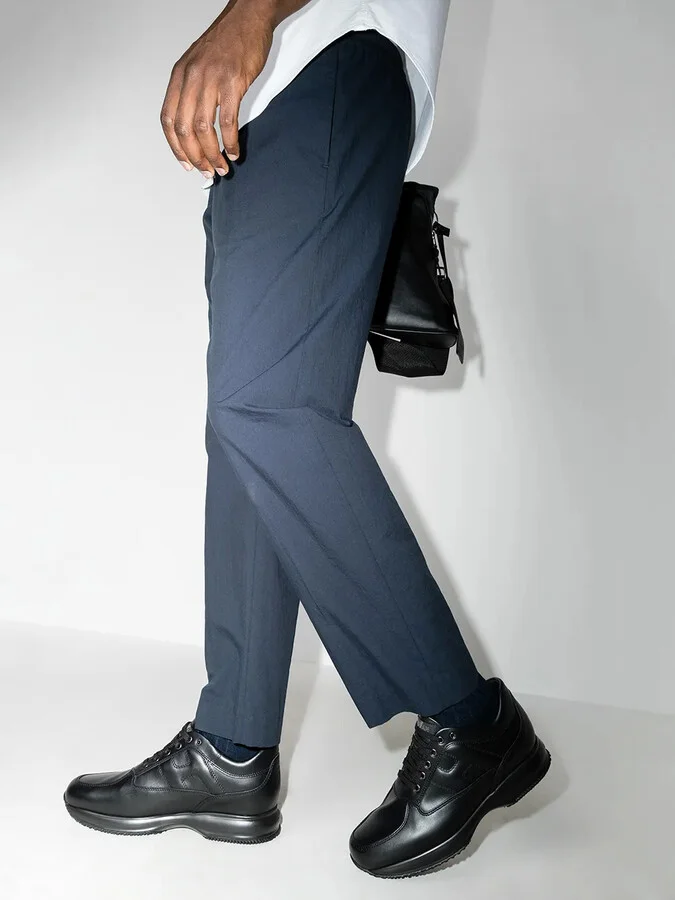 Interactive low-top sneakers - Image 3