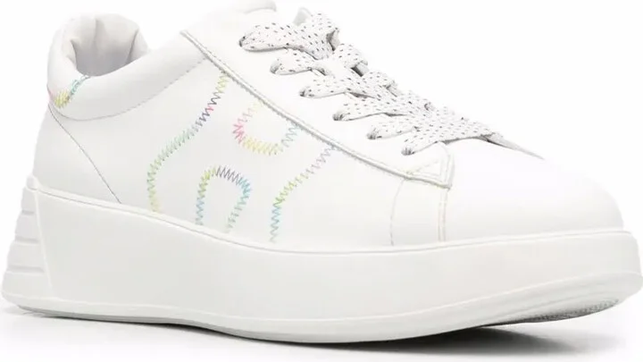 Interactive low-top sneakers - Image 2