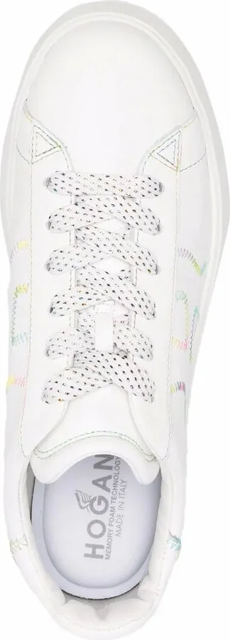 Interactive low-top sneakers - Image 4