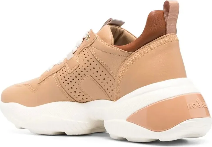 Interactive low-top sneakers - Image 3