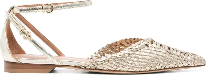 Interwoven-Design Pumps