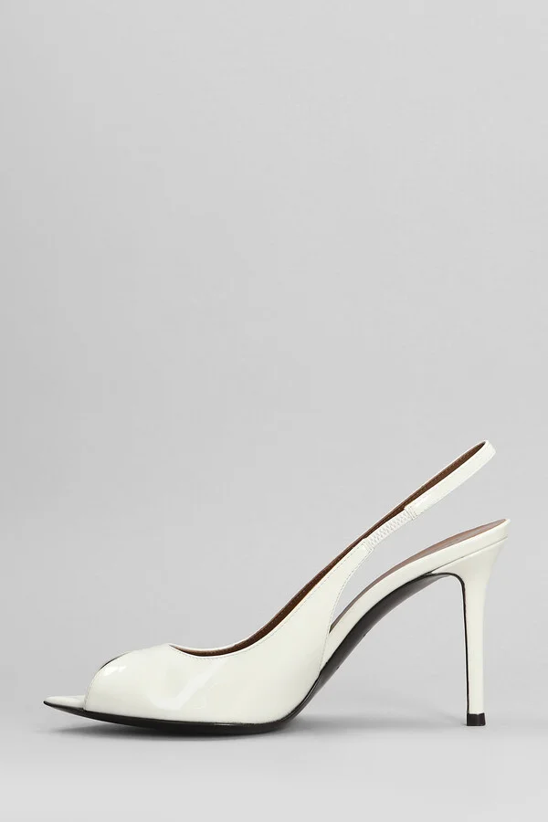 Intriigo Pumps In White Patent Leather - Image 3