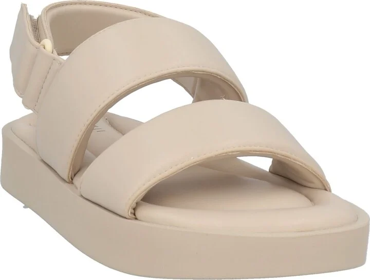 Inuikii Woman Sandals - Image 4