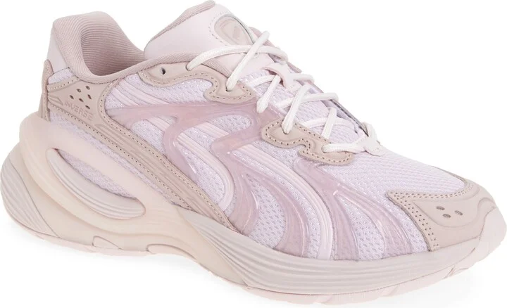 Inverse Premium Sneaker