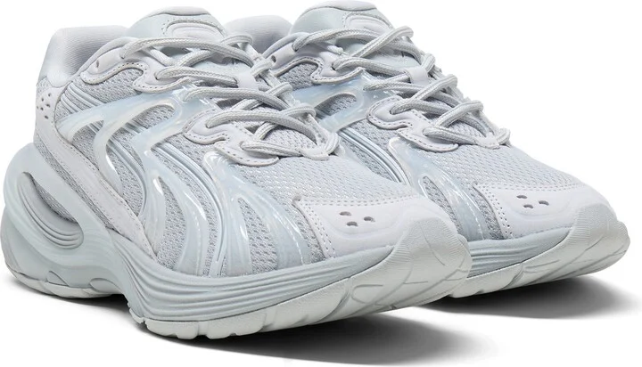 Inverse Premium Sneaker