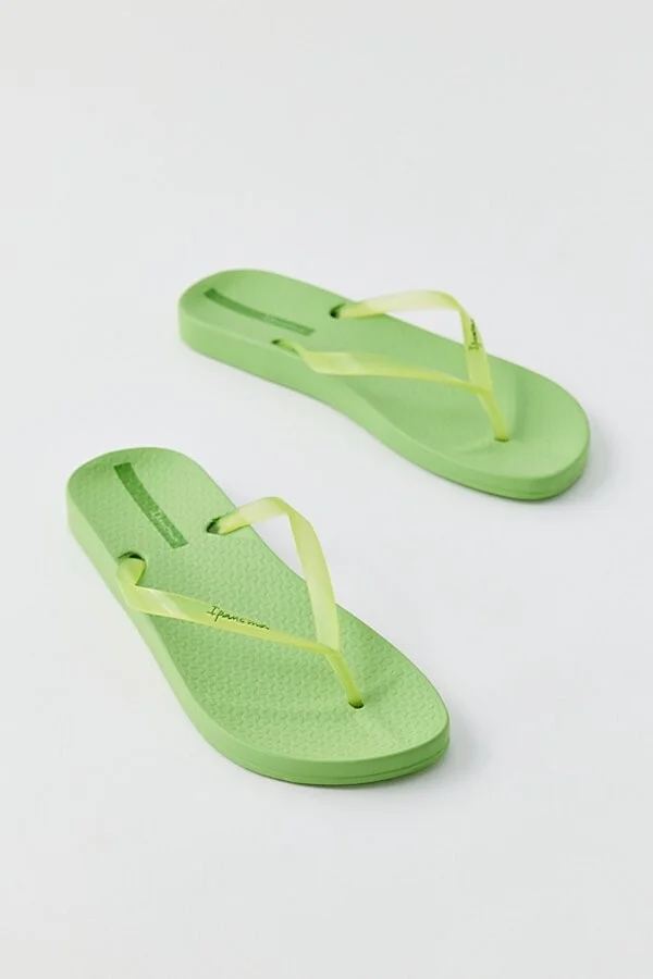 Ipanema Ana Connect Thong Sandal in Rose - Image 7