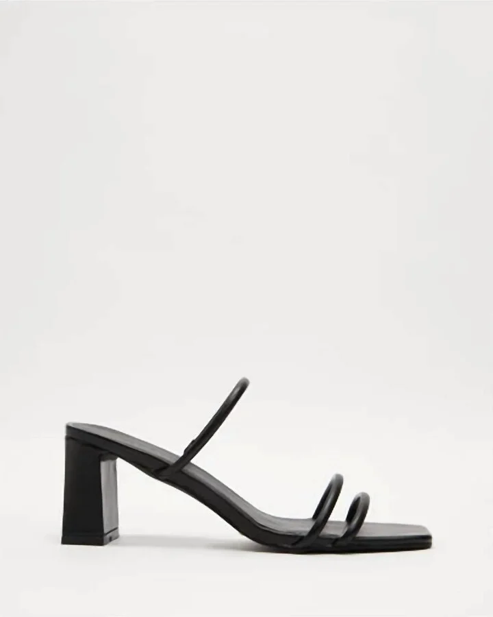 Isoka Heels In Black