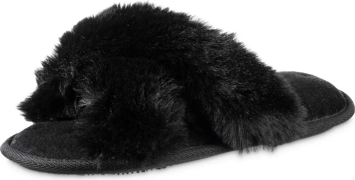 isotoner Women's Fuzzy Slipper