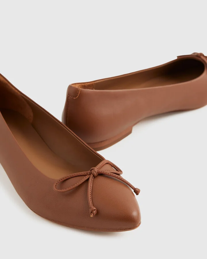 Italian Leather Pointed Bow Flat - Image 7