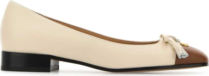Ivory Leather Vlogo Signature Ballerinas