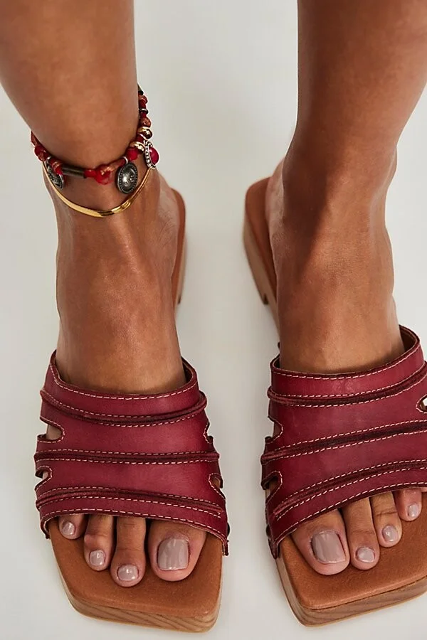 Ivy Slide Clogs - Image 2