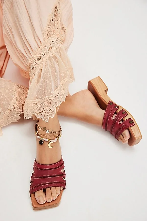 Ivy Slide Clogs