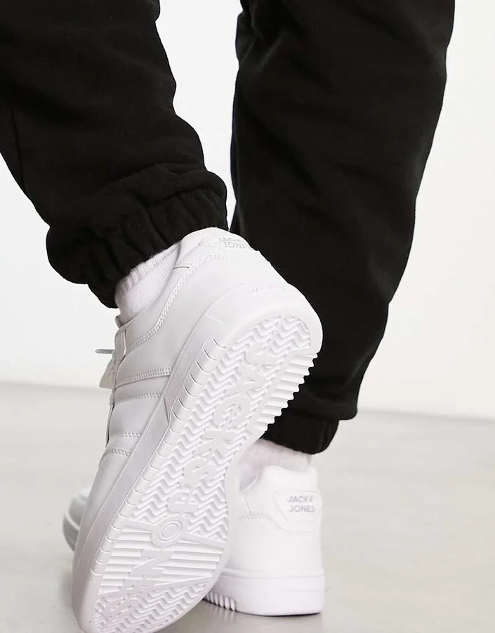 Jack & Jones basketball low sneakers in white - Image 2