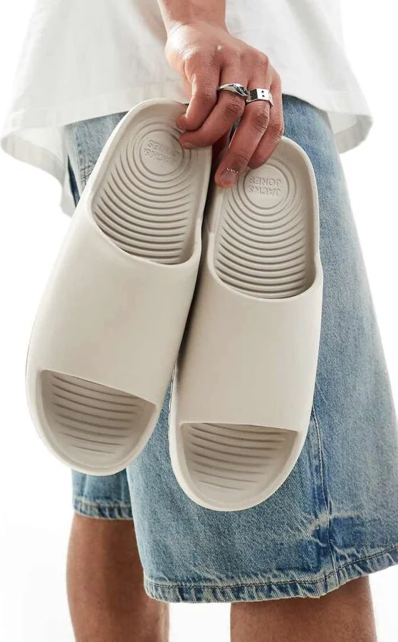 Jack & Jones molded slides in cream - Image 3
