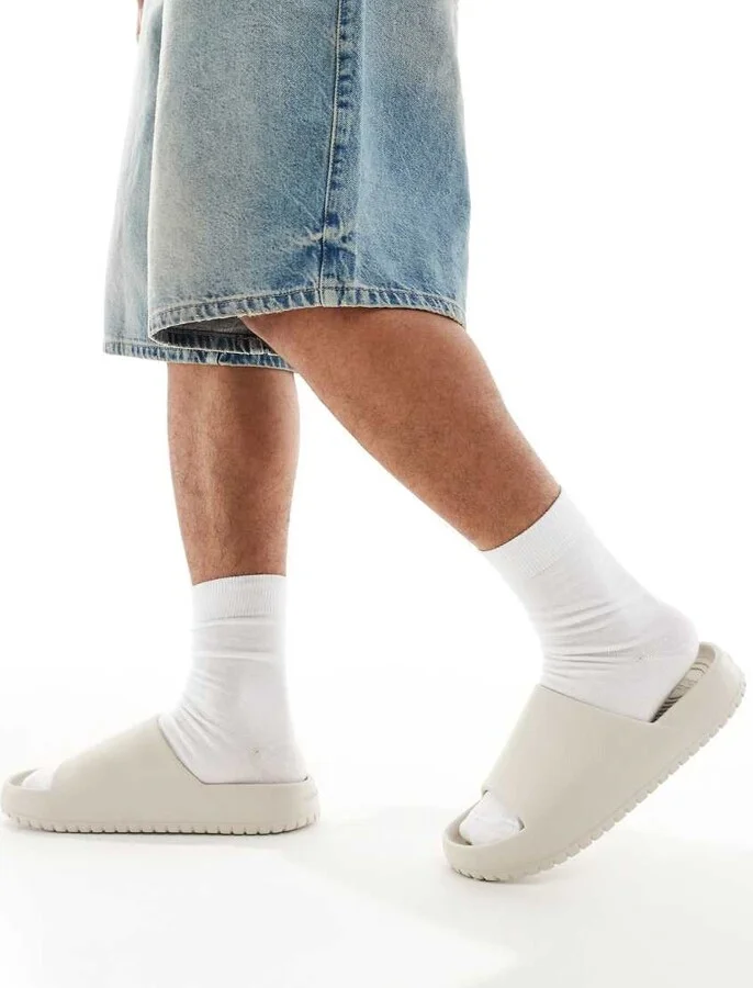 Jack & Jones molded slides in cream - Image 4