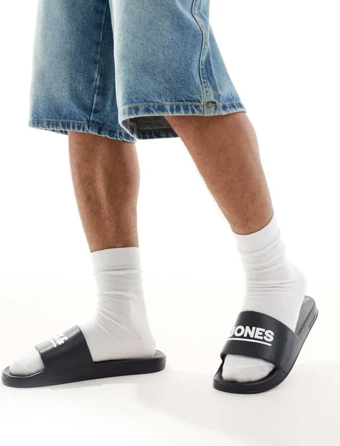 Jack & Jones pool sliders in black - Image 2