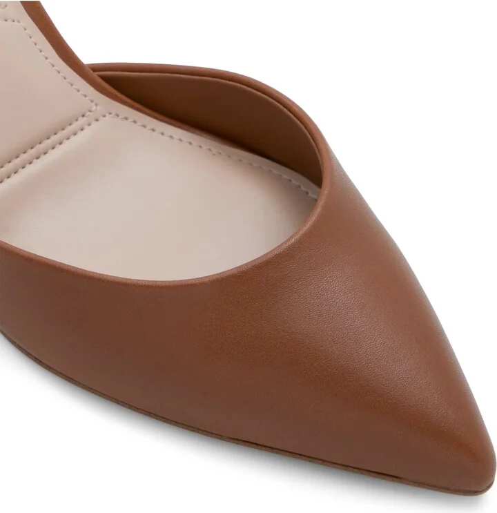 Jan Pointed Toe Pump - Image 5