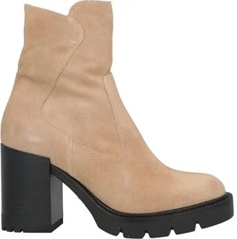 Janet & Janet Woman Ankle boots