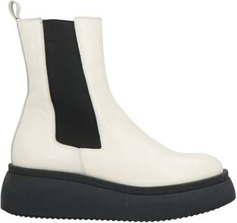 Janet & Janet Woman Ankle boots