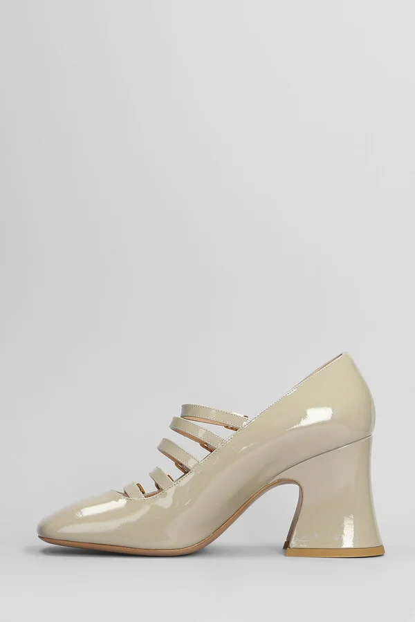 Janis Pumps In Taupe Patent Leather - Image 3