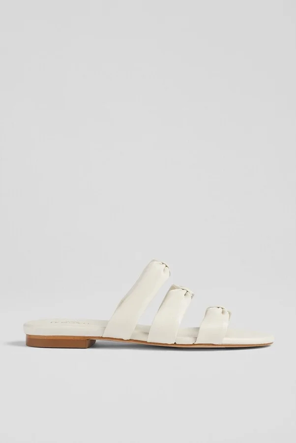 Jayla Flat Sandals