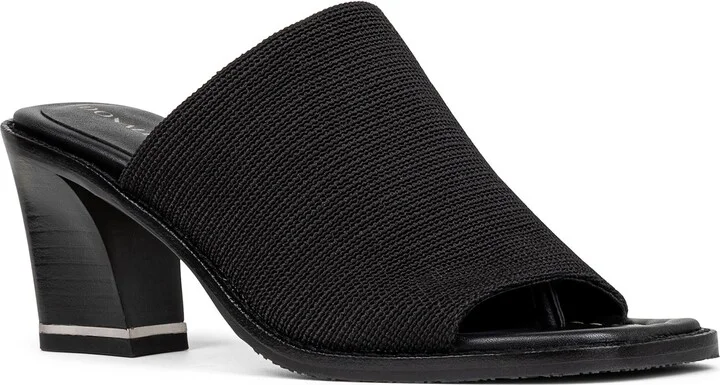BLACK/ BLACK