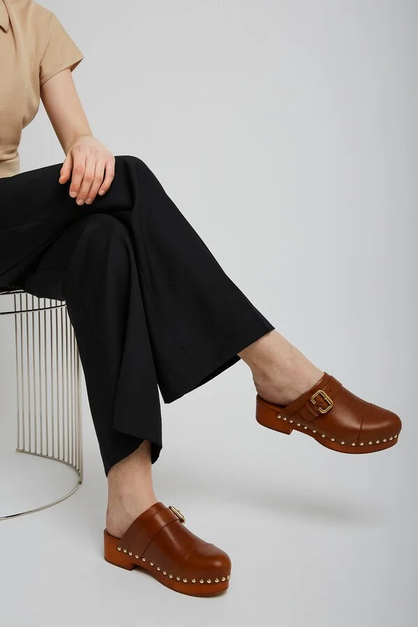 Jeannette brown leather clogs - Image 6