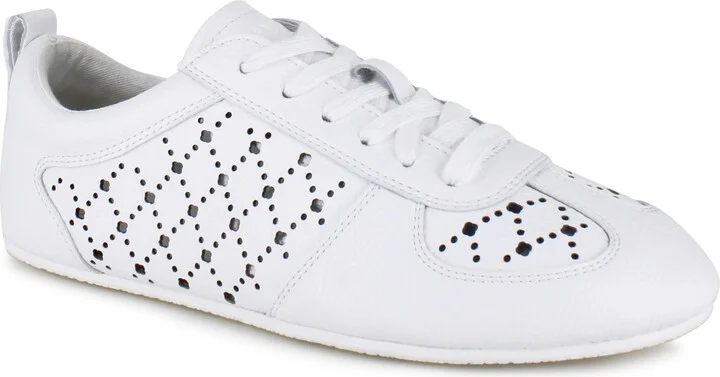Jenn Sneaker