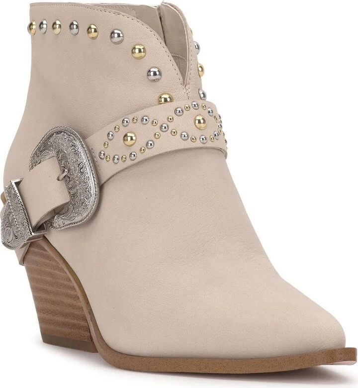 Jessica Simpson Women's PIVVY Ankle Boot