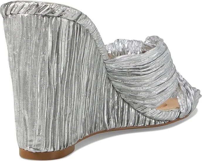 Jewel Badgley Mischka Hype Women's Sandals Silver Fabric : 5 M, Synthetic - Image 4