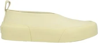 Pastel yellow