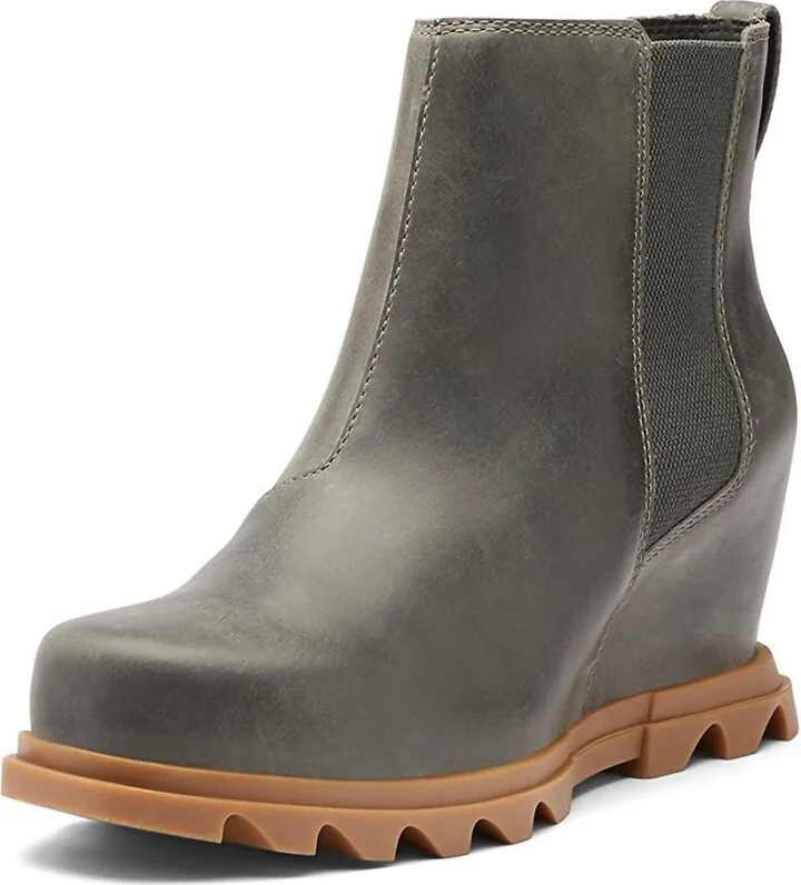 Joan Of Arctic Wedge Iii Chelsea Boots In Quarry, Gum Ii