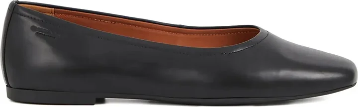 Jolin square-toe ballet flats