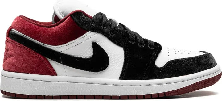 Jordan 1 Low SE "Velvet Black Toe