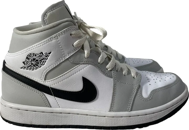 Jordan 1 Mid Light Sneakers in Grey Leather