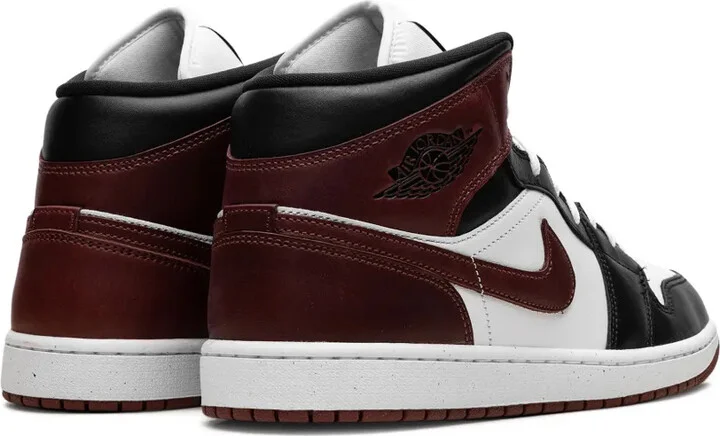 Jordan 1 Mid SE "Dark Pony" sneakers - Image 3