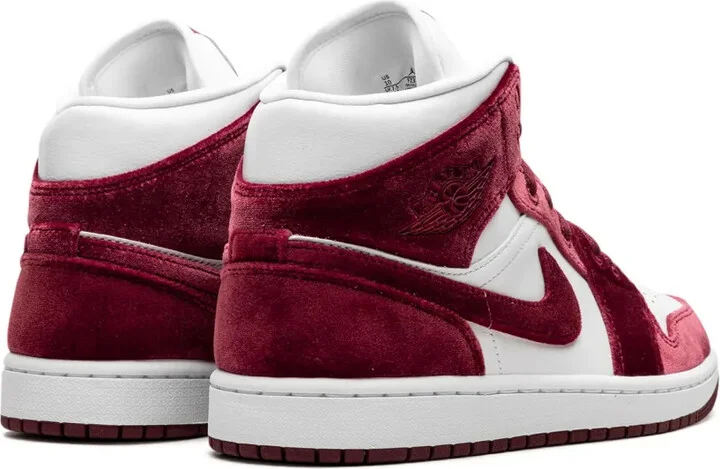 Jordan 1 Mid SE "Red Velvet" sneakers - Image 3