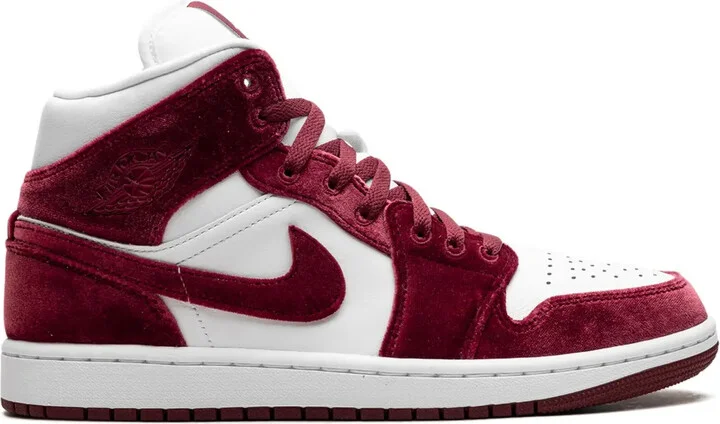 Jordan 1 Mid SE "Red Velvet" sneakers