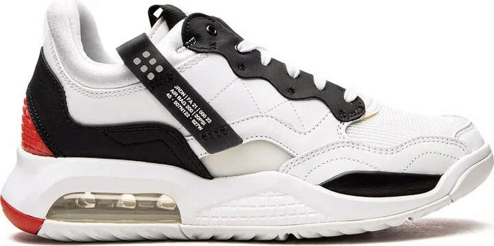 Jordan MA2 sneakers