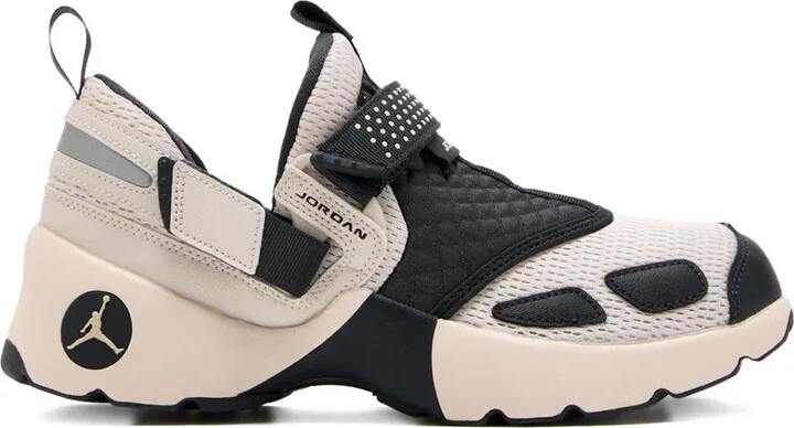 Jordan Trunner sneakers
