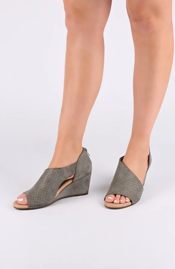 JOURNEE Aretha d'Orsay Wedge Sandal - Image 11