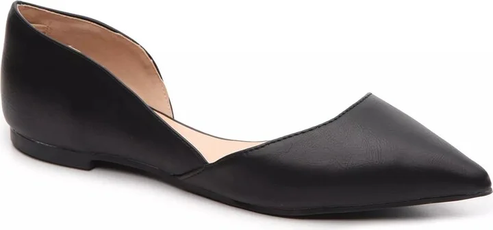 Journee Collection Cortni Flat