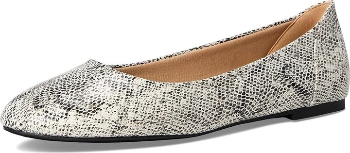 Journee Collection Kavn Women's Flat Shoes Snake : 8.5 M, Synthetic - Image 5
