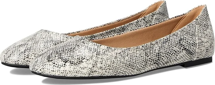 Journee Collection Kavn Women's Flat Shoes Snake : 8.5 M, Synthetic
