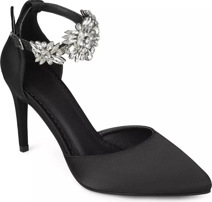 Journee Collection Loxley Pump