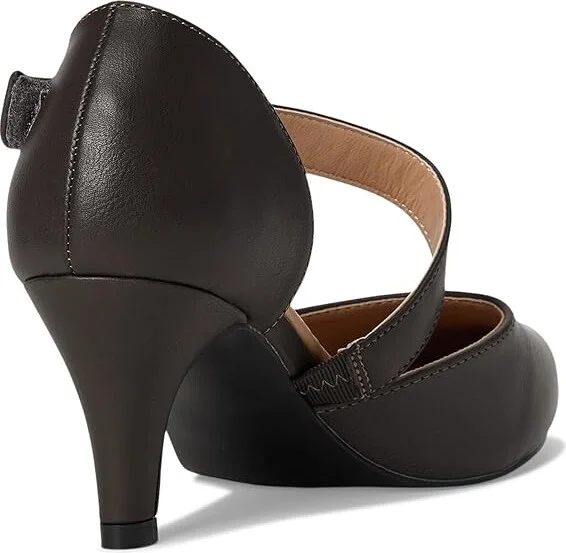 Journee Collection Tillis Women's Shoes Taupe : 8.5 W, Leather - Image 4