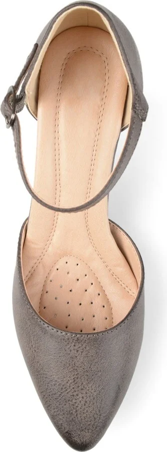 Journee Collection Women's Bettie Pointed Toe Pumps - Image 9