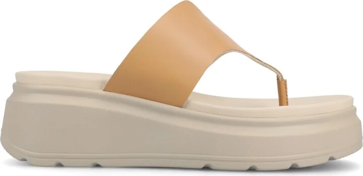 Journee Collection Women's Carah Thong Platform Wedge Sandals - Image 2