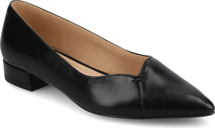 Journee Collection Women's Carmin Pointed Toe Flats - Image 9
